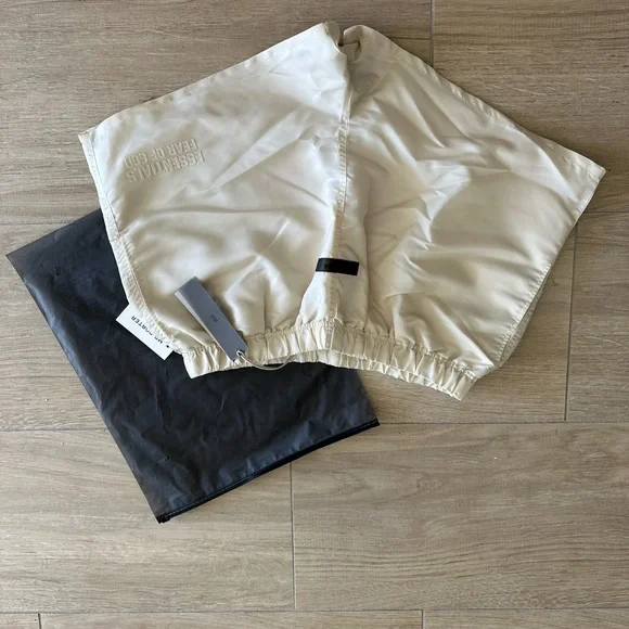 Essentials XL - Picture 2 of 6